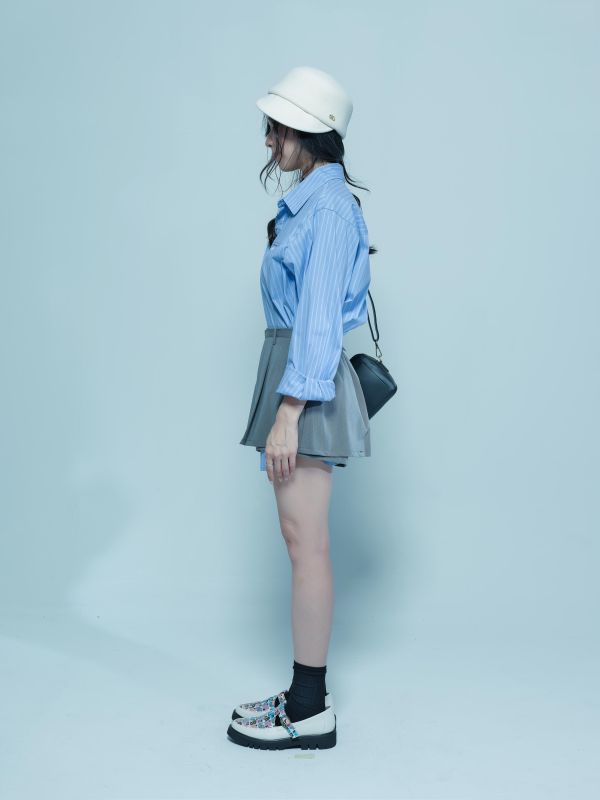 ZinD [ 兩件組：口袋直紋襯衫＋俐落西裝褲裙 ] 2608271 ZinD,zind,ZD,zooindrawer,zoo in 抽屜,動物園,丹寧,外套,外套富翁,洋裝,韓國襪子,年終慶,雙11,雙12,黑五,百搭,合購價,自訂,春裝,Tshirt,首爾