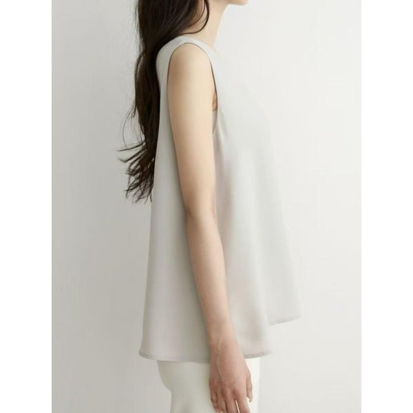 ZinD [ 前後v領雪紡高氣質背心 ] 3色 2603053 shihslica ZinD,zind,ZD,zooindrawer,zoo in 抽屜,抽屜動物園,丹寧,裙子,裙子富翁,洋裝,韓國襪子,年終慶,雙11,雙12,黑五,永恆慶,合購價,自訂,春裝