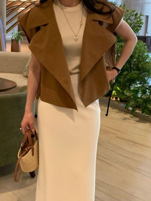 ZinD [ 大翻領西裝風格背心外套 ] 2色 2604291 shihslica ZinD,zind,ZD,zooindrawer,zoo in 抽屜,動物園,丹寧,外套,外套富翁,洋裝,韓國襪子,年終慶,雙11,雙12,黑五,百搭,合購價,自訂,春裝,Tshirt,首爾