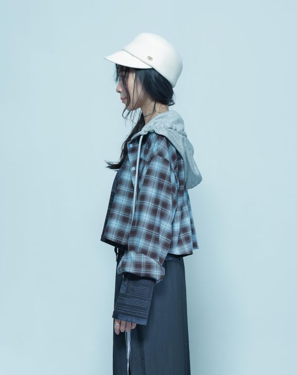 ZinD [ SALE 家蓁穿著款：經典格紋連帽排扣短外套上衣 ] 2色 2608274 ZinD,zind,ZD,zooindrawer,zoo in 抽屜,動物園,丹寧,外套,外套富翁,洋裝,韓國襪子,年終慶,雙11,雙12,黑五,百搭,合購價,自訂,春裝,Tshirt,首爾