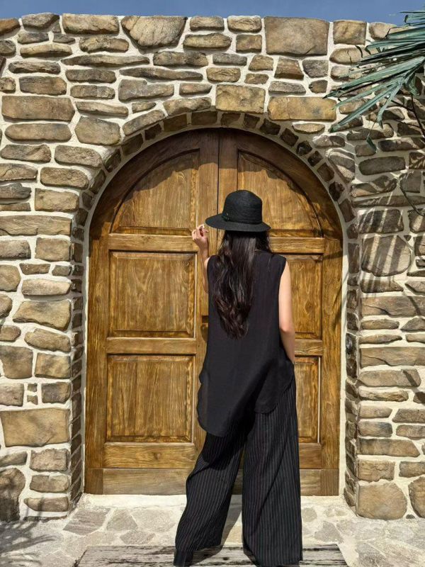 ZinD [ 輕盈質感不規則背心/直紋褲 ] 2色 3選項 2605012 shihslica ZinD,zind,ZD,zooindrawer,zoo in 抽屜,動物園,丹寧,外套,外套富翁,洋裝,韓國襪子,年終慶,雙11,雙12,黑五,百搭,合購價,自訂,春裝,Tshirt,首爾,正韓,套裝