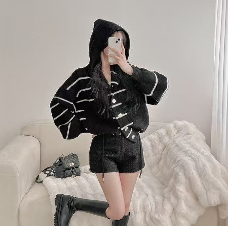 Z in D [ 金釦大口袋連帽厚磅針織 ] 2色 2509245 ZinD,zind,ZD,zooindrawer,zoo in drawer,抽屜動物園,丹寧,牛仔外套,外套富翁,洋裝