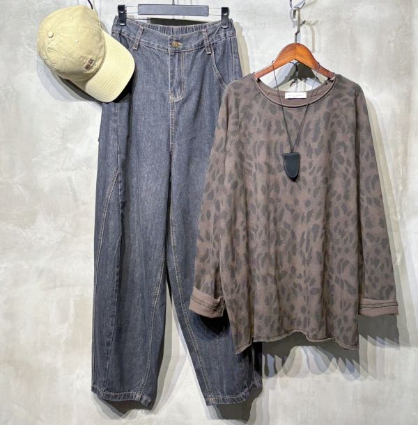 ZinD [ 暈染小豹紋中厚度棉Ｔ恤 ] 2色 2511131 ZinD,zind,ZD,zooindrawer,zoo in drawer,抽屜動物園,丹寧,牛仔外套,外套富翁,洋裝,韓國襪子