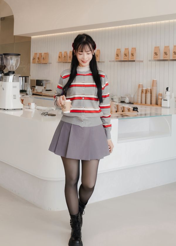 Z in D [ Mei穿著款：配色學院風格經典針織排釦衫 ] 4色 2510132 (shihslica) ZinD,zind,ZD,zooindrawer,zoo in drawer,抽屜動物園,丹寧,牛仔外套,外套富翁,洋裝,韓國襪子