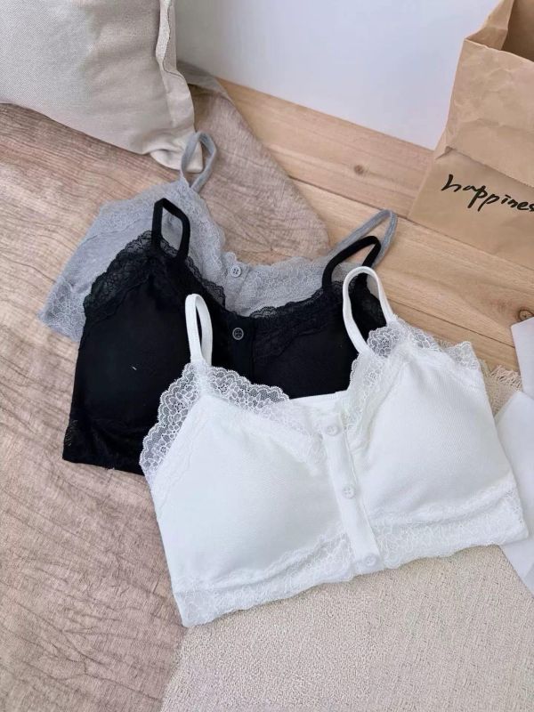 ZinD [ 拼接蕾絲排扣氣質小背心 ] 3色 2604141 ZinD,zind,ZD,zooindrawer,zoo in 抽屜,抽屜動物園,丹寧,裙子,裙子富翁,洋裝,韓國襪子,年終慶,雙11,雙12,黑五,永恆慶,合購價,自訂,春裝,Tshirt