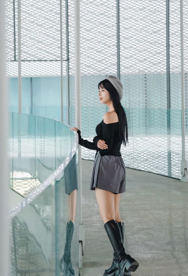 Z in D [ 斜領單露肩彈性合身上衣 ] 3色 2509233 (shihslica) ZinD,zind,ZD,zooindrawer,zoo in drawer,抽屜動物園,丹寧,牛仔外套,外套富翁,洋裝