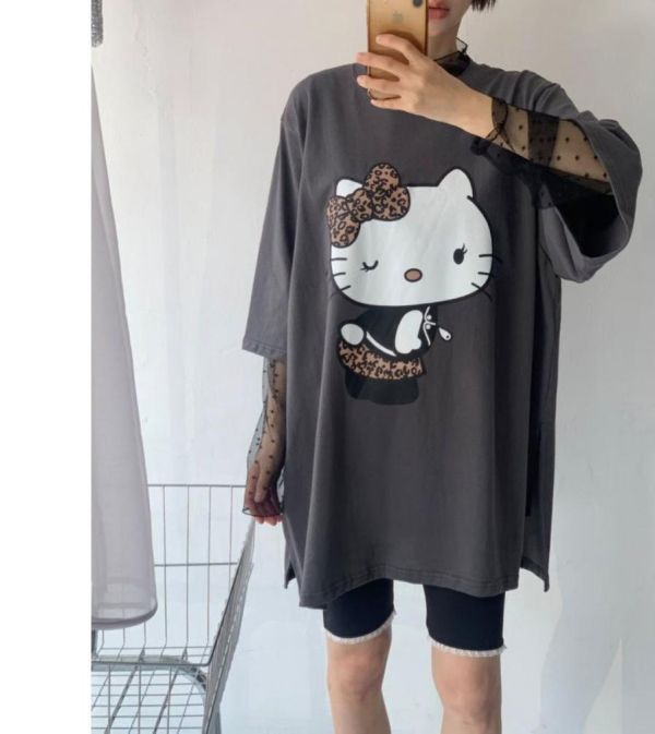 ZinD [ 豹紋凱蒂 好評再版 薄棉Ｔ ] 2色 2604203 ZinD,zind,ZD,zooindrawer,zoo in 抽屜,抽屜動物園,丹寧,裙子,裙子富翁,洋裝,韓國襪子,年終慶,雙11,雙12,黑五,永恆慶,合購價,自訂,春裝,Tshirt