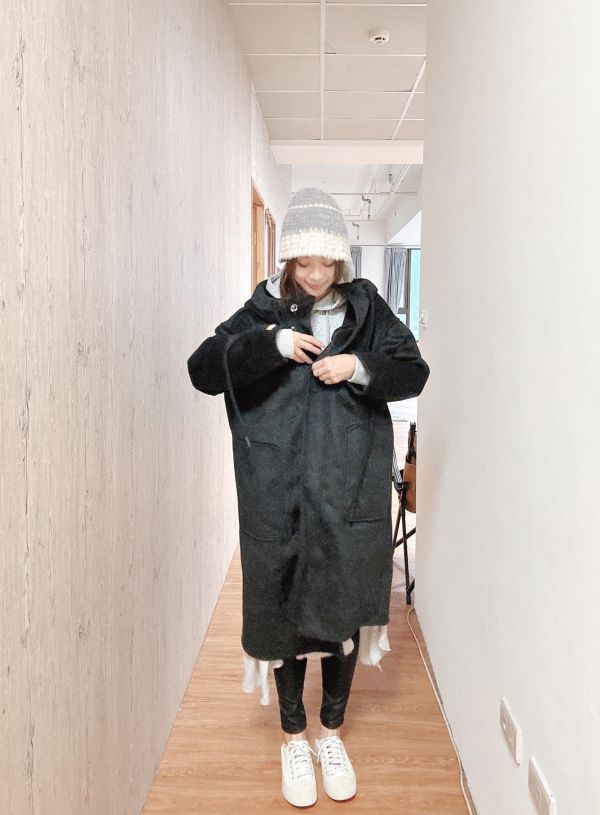 ZinD [ 大圓釦立體連帽領毛呢長大衣 ] 炭黑 2603011 shihslica 