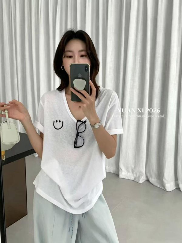 ZinD [ 小小微笑百搭大U領輕棉T ] 3色 2605044 ZinD,zind,ZD,zooindrawer,zoo in 抽屜,動物園,丹寧,外套,外套富翁,洋裝,韓國襪子,年終慶,雙11,雙12,黑五,百搭,合購價,自訂,春裝,Tshirt,首爾,正韓,套裝