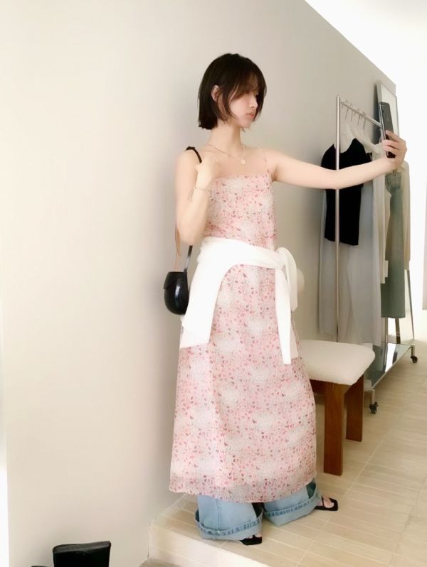 Z in D [ 田園小花細肩雪紡長洋裝 ] 粉紅系 2508292 (shihslica) ZinD,zind,ZD,zooindrawer,zoo in drawer,抽屜動物園,丹寧,牛仔外套,外套富翁,洋裝