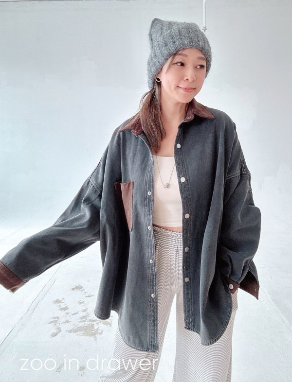 ZinD [ 麂皮拼接內絨毛丹寧襯衫外套 ] 炭灰 2601071 shihsalica ZinD,zind,ZD,zooindrawer,zoo in drawer,抽屜動物園,丹寧,牛仔外套,外套富翁,洋裝,韓國襪子,年終慶,雙11,雙12,黑五,週年慶,合購價,自訂款,shihslica