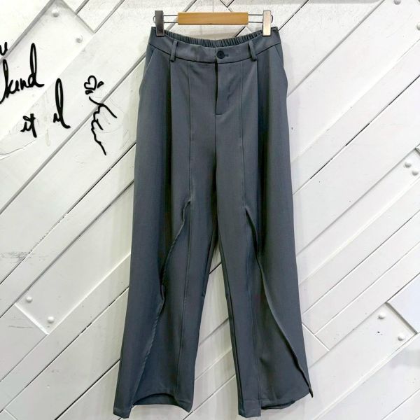 ZinD [ 斜邊裁切線設計西裝褲 ] 質感灰 2603122 shihslica ZinD,zind,ZD,zooindrawer,zoo in 抽屜,抽屜動物園,丹寧,裙子,裙子富翁,洋裝,韓國襪子,年終慶,雙11,雙12,黑五,永恆慶,合購價,自訂,春裝,正韓