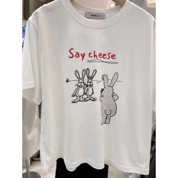 ZinD [ 拍照兔兔優質棉Ｔ ] 2色 2604041 shihslica ZinD,zind,ZD,zooindrawer,zoo in 抽屜,抽屜動物園,丹寧,裙子,裙子富翁,洋裝,韓國襪子,年終慶,雙11,雙12,黑五,永恆慶,合購價,自訂,春裝,Tshirt