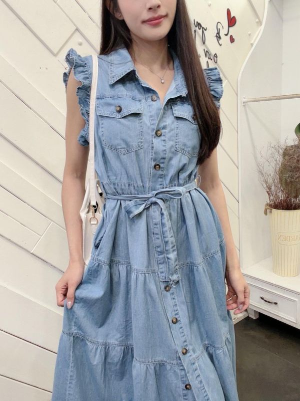 ZinD [ 波邊收腰甜氣質丹寧洋裝 ] 2色 2604271 （shihslica) ZinD,zind,ZD,zooindrawer,zoo in 抽屜,動物園,丹寧,外套,外套富翁,洋裝,韓國襪子,年終慶,雙11,雙12,黑五,百搭,合購價,自訂,春裝,Tshirt,首爾