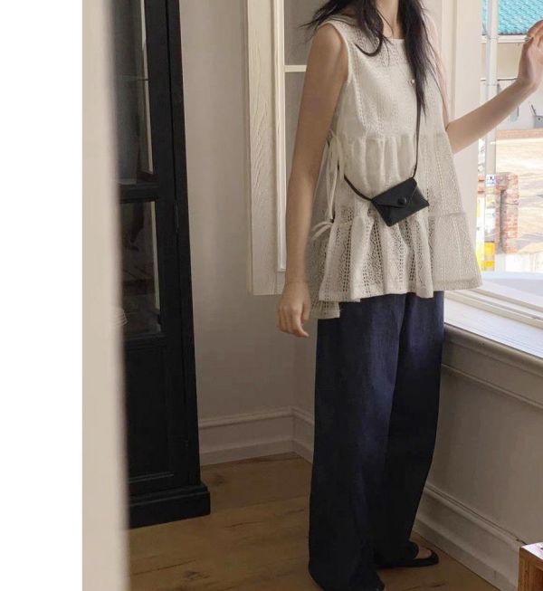 ZinD [ 簍空感清甜緹花背心 ] 杏 2604201 shihslica ZinD,zind,ZD,zooindrawer,zoo in 抽屜,動物園,丹寧,外套,外套富翁,洋裝,韓國襪子,年終慶,雙11,雙12,黑五,百搭,合購價,自訂,春裝,Tshirt,首爾