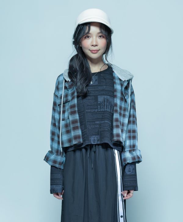 ZinD [ SALE 家蓁穿著款：經典格紋連帽排扣短外套上衣 ] 2色 2608274 ZinD,zind,ZD,zooindrawer,zoo in 抽屜,動物園,丹寧,外套,外套富翁,洋裝,韓國襪子,年終慶,雙11,雙12,黑五,百搭,合購價,自訂,春裝,Tshirt,首爾
