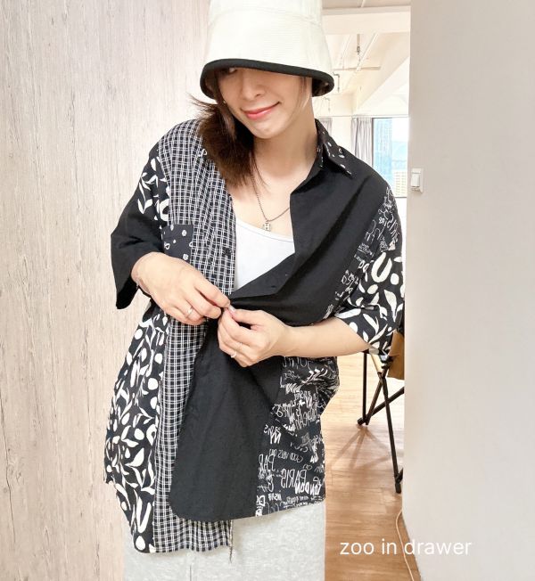 Z in D [ 家蓁穿著款：不對稱拼小蝴蝶結花薄襯衫 ] 經典黑 2506065 (shihslica) ZinD,zind,ZD,zooindrawer,zoo in drawer,抽屜動物園,丹寧,牛仔外套,外套富翁,洋裝
