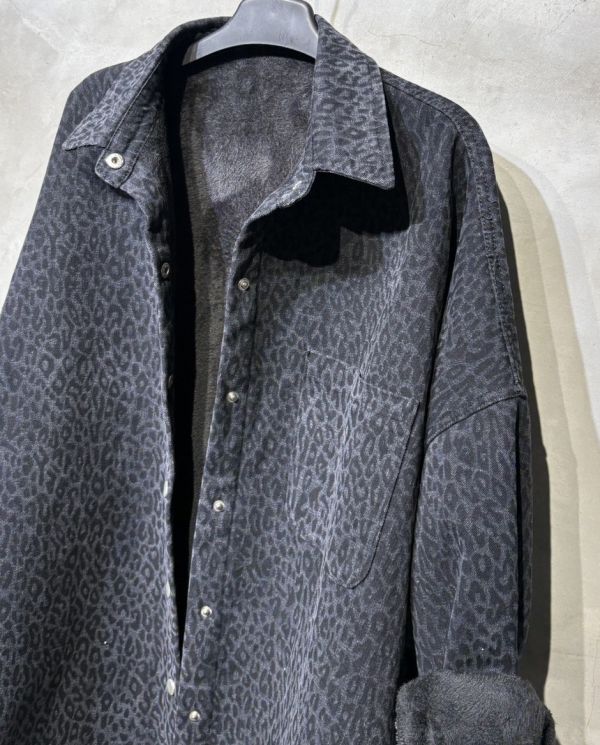 ZinD [ 水洗小豹紋內絨毛襯衫外套 ] 炭灰 2511293 (shihslica) ZinD,zind,ZD,zooindrawer,zoo in drawer,抽屜動物園,丹寧,牛仔外套,外套富翁,洋裝,韓國襪子