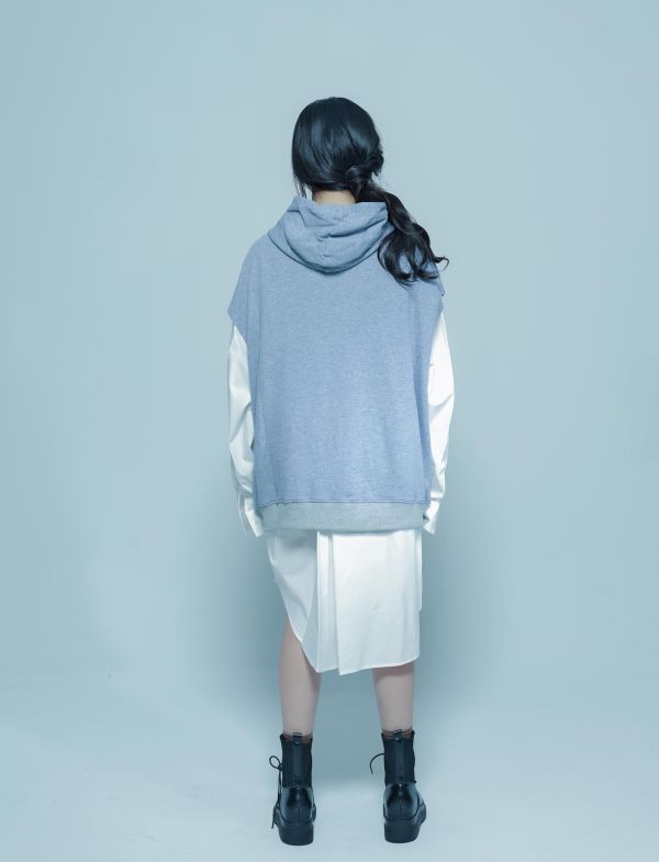 ZinD [ SALE 家蓁穿著款：經典大微笑休閒連帽短袖Ｔ ] 2色 2608275 ZinD,zind,ZD,zooindrawer,zoo in 抽屜,動物園,丹寧,外套,外套富翁,洋裝,韓國襪子,年終慶,雙11,雙12,黑五,百搭,合購價,自訂,春裝,Tshirt,首爾
