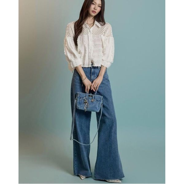 ZinD [ 拼接風格氣球袖浪漫襯衫 ] 2色 2602051 shihslica ZinD,zind,ZD,zooindrawer,zoo in drawer,抽屜動物園,丹寧,牛仔外套,外套富翁,洋裝,韓國襪子,年終慶,雙11,雙12,黑五,週年慶,合購價,自訂款