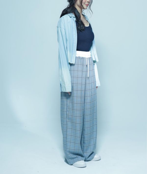 ZinD [ SALE 正韓品牌：細格輕盈休閑寬褲 ] 淺藍灰 2606039 ZinD,zind,ZD,zooindrawer,zoo in 抽屜,動物園,丹寧,外套,外套富翁,洋裝,韓國襪子,年終慶,雙11,雙12,黑五,百搭,合購價,自訂,春裝,Tshirt,首爾