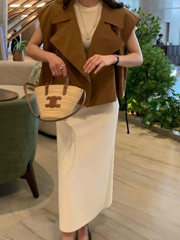 ZinD [ 大翻領西裝風格背心外套 ] 2色 2604291 shihslica ZinD,zind,ZD,zooindrawer,zoo in 抽屜,動物園,丹寧,外套,外套富翁,洋裝,韓國襪子,年終慶,雙11,雙12,黑五,百搭,合購價,自訂,春裝,Tshirt,首爾