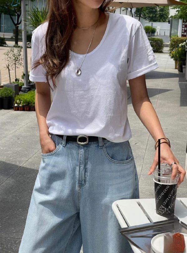 ZinD [ 韓製 百搭大U領素色薄T恤 ] 4色 2604183 ZinD,zind,ZD,zooindrawer,zoo in drawer,抽屜動物園,丹寧,牛仔外套,外套富翁,洋裝,韓國襪子,年終慶,雙11,雙12,黑五,週年慶,合購價,自訂款,shihslica.春裝