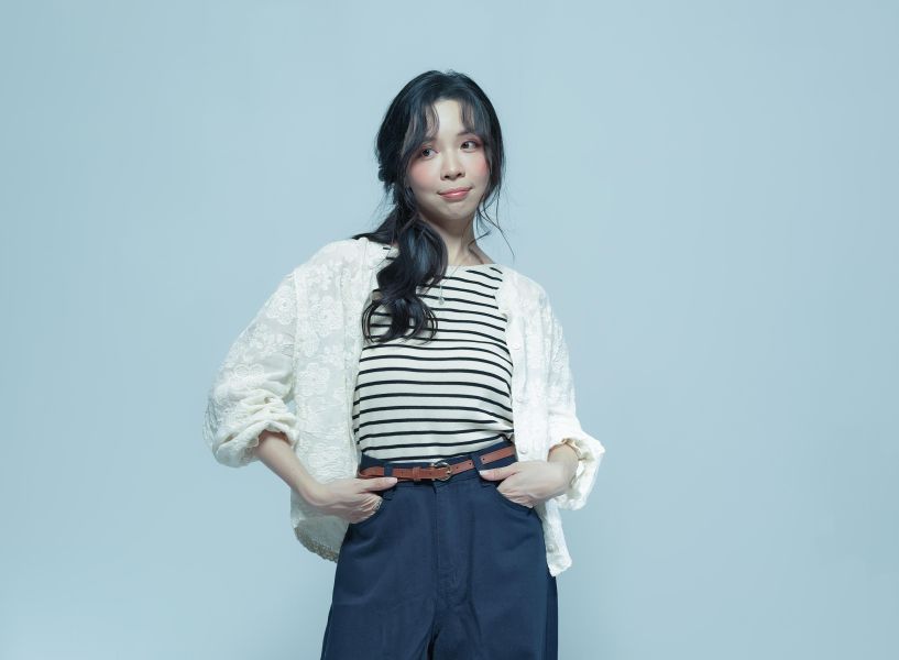 ZinD [ SALE 小圓花瓣蕾絲花精緻排釦衫 ] 米杏 2608171 (shihslica) ZinD,zind,ZD,zooindrawer,zoo in 抽屜,動物園,丹寧,外套,外套富翁,洋裝,韓國襪子,年終慶,雙11,雙12,黑五,百搭,合購價,自訂,春裝,Tshirt,首爾