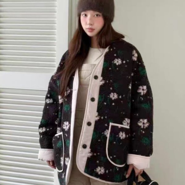 ZinD [ 毛毛花朵復古雙面暖外套 ] 2511215 shihslica ZinD,zind,ZD,zooindrawer,zoo in drawer,抽屜動物園,丹寧,牛仔外套,外套富翁,洋裝,韓國襪子