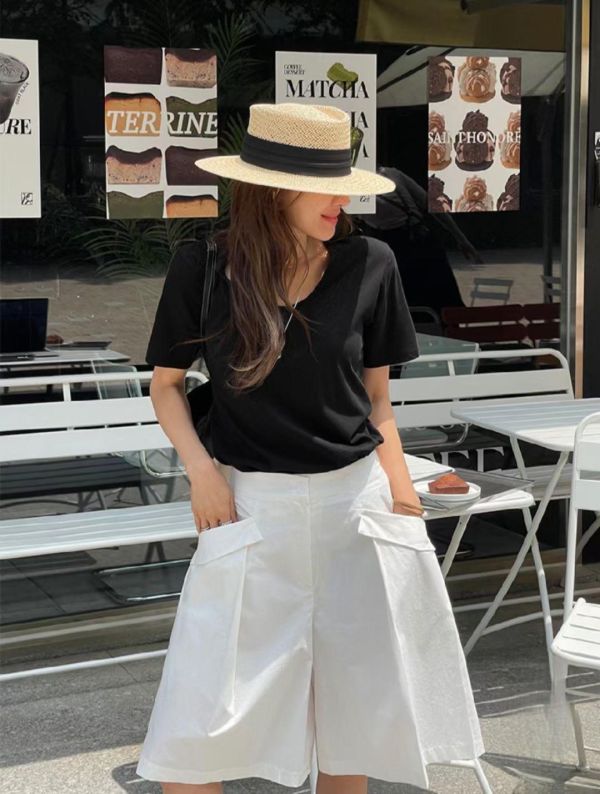 ZinD [ 韓製 百搭大U領素色薄T恤 ] 4色 2604183 ZinD,zind,ZD,zooindrawer,zoo in drawer,抽屜動物園,丹寧,牛仔外套,外套富翁,洋裝,韓國襪子,年終慶,雙11,雙12,黑五,週年慶,合購價,自訂款,shihslica.春裝