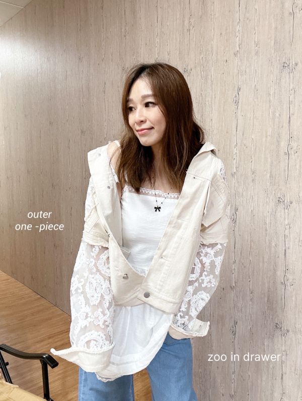 Z in D [ 好評再版！自訂款！半透蕾絲拼接單寧外套 ] 杏 2504151 (shihslica) ZinD,zind,ZD,zooindrawer,zoo in drawer,抽屜動物園,自訂款,韓版,正韓,東大門