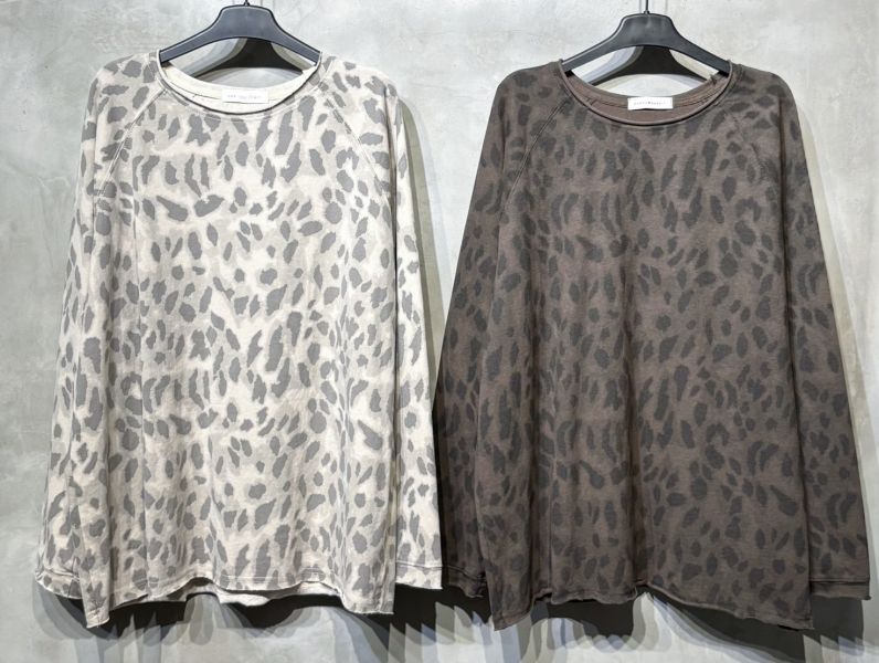 ZinD [ 暈染小豹紋中厚度棉Ｔ恤 ] 2色 2511131 ZinD,zind,ZD,zooindrawer,zoo in drawer,抽屜動物園,丹寧,牛仔外套,外套富翁,洋裝,韓國襪子