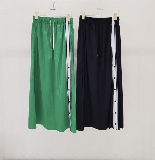 Z in D [ 側排扣休閒運動風格薄長裙 ] 2色 2509224 ZinD,zind,ZD,zooindrawer,zoo in drawer,抽屜動物園,丹寧,牛仔外套,外套富翁,洋裝