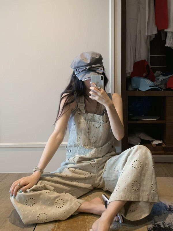 ZinD [ 燒花蕾絲高質感清新吊帶褲 ] 米杏 2605011 ZinD,zind,ZD,zooindrawer,zoo in 抽屜,動物園,丹寧,外套,外套富翁,洋裝,韓國襪子,年終慶,雙11,雙12,黑五,百搭,合購價,自訂,春裝,Tshirt,首爾