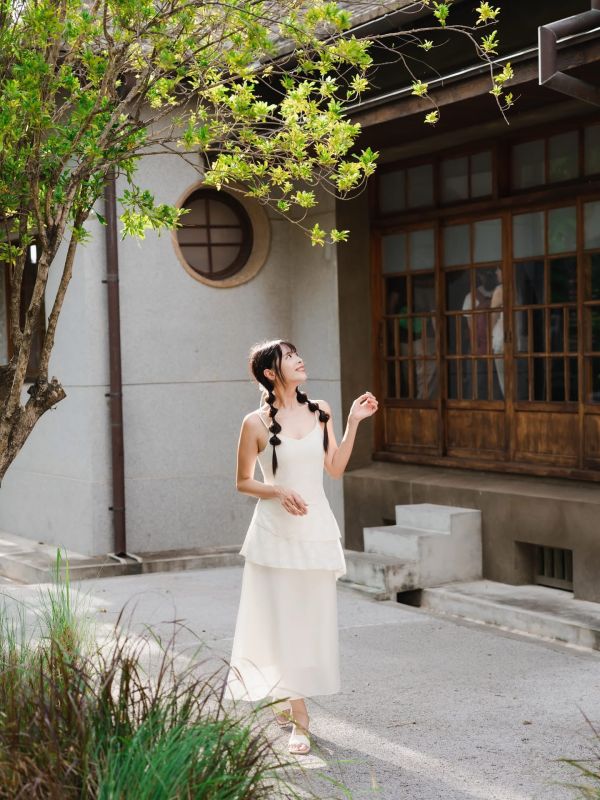 Z in D [ Mei穿著款：雙層異材質斜襬細肩優美洋裝 ] 米杏 2508231 (shihslica) 