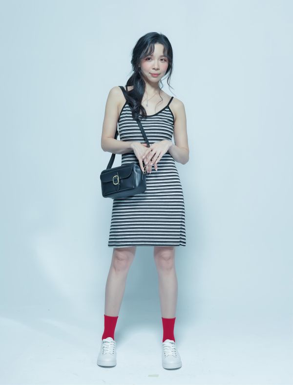 ZinD [ SALE 橫紋細肩彈性連身長版背心裙 ] 2色 2608063 ZinD,zind,ZD,zooindrawer,zoo in 抽屜,動物園,丹寧,外套,外套富翁,洋裝,韓國襪子,年終慶,雙11,雙12,黑五,百搭,合購價,自訂,春裝,Tshirt,首爾