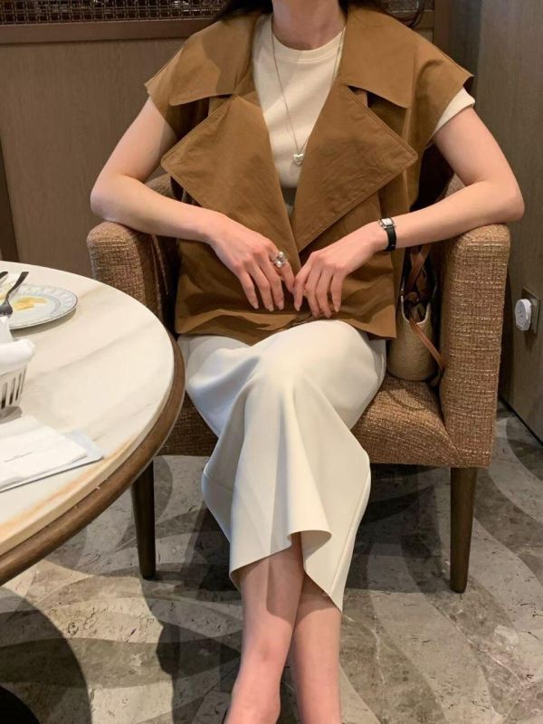 ZinD [ 大翻領西裝風格背心外套 ] 2色 2604291 shihslica ZinD,zind,ZD,zooindrawer,zoo in 抽屜,動物園,丹寧,外套,外套富翁,洋裝,韓國襪子,年終慶,雙11,雙12,黑五,百搭,合購價,自訂,春裝,Tshirt,首爾