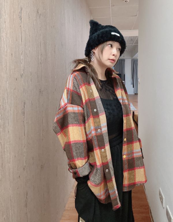 ZinD [ 彩釦配色格紋磨毛襯衫 ] 2色 2511214 ZinD,zind,ZD,zooindrawer,zoo in drawer,抽屜動物園,丹寧,牛仔外套,外套富翁,洋裝,韓國襪子