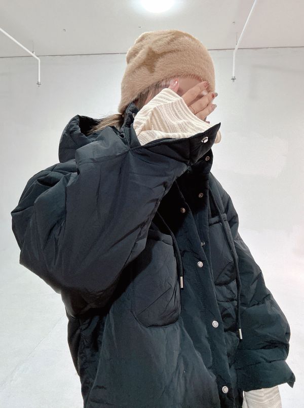 ZinD [ 輕盈連帽前口袋鋪棉外套 ] 經典黑 2601151 （shihslica) ZinD,zind,ZD,zooindrawer,zoo in drawer,抽屜動物園,丹寧,牛仔外套,外套富翁,洋裝,韓國襪子,年終慶,雙11,雙12,黑五,週年慶,合購價,自訂款,shihslica