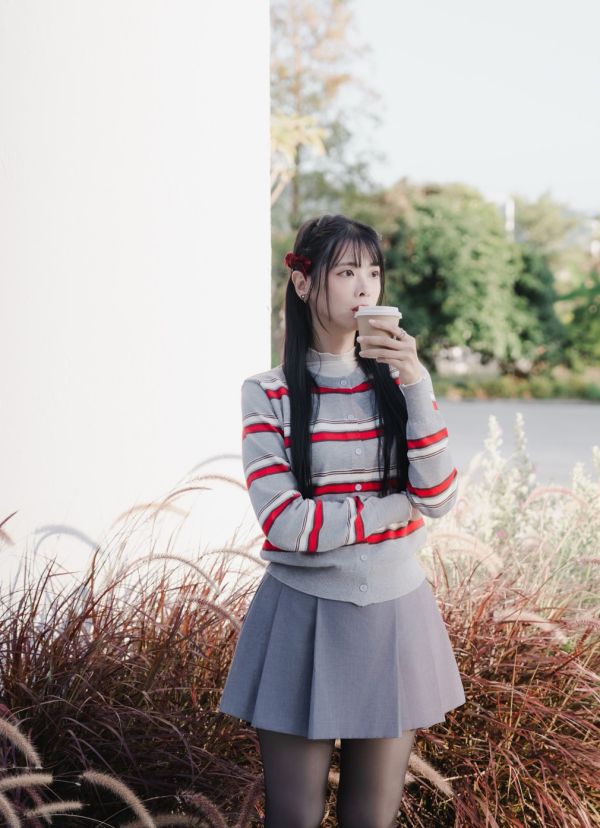 Z in D [ Mei穿著款：配色學院風格經典針織排釦衫 ] 4色 2510132 (shihslica) ZinD,zind,ZD,zooindrawer,zoo in drawer,抽屜動物園,丹寧,牛仔外套,外套富翁,洋裝,韓國襪子