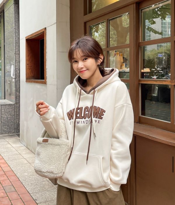 ZinD [ 歡迎英文雙配色刷毛帽Ｔ ] 3色 2512301 (shihslica) ZinD,zind,ZD,zooindrawer,zoo in drawer,抽屜動物園,丹寧,牛仔外套,外套富翁,洋裝,韓國襪子,年終慶,雙11,雙12,黑五,週年慶,合購價,自訂款