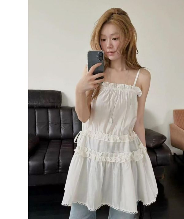 ZinD [ 波邊抓摺甜感層次細肩小洋裝 ] 2色 2604162 shihslica ZinD,zind,ZD,zooindrawer,zoo in 抽屜,抽屜動物園,丹寧,裙子,裙子富翁,洋裝,韓國襪子,年終慶,雙11,雙12,黑五,洋裝,合購價,自訂,春裝,Tshirt