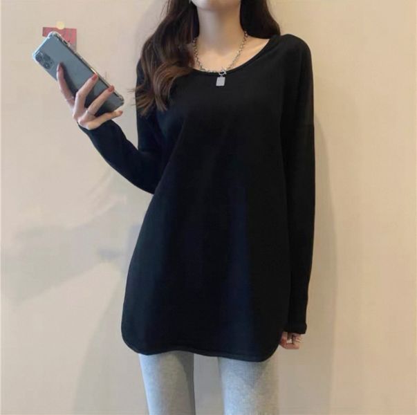 ZinD [ 大Ｕ領內磨毛側開衩美頸素Ｔ ] 2色 2511292 (shihslica) ZinD,zind,ZD,zooindrawer,zoo in drawer,抽屜動物園,丹寧,牛仔外套,外套富翁,洋裝,韓國襪子