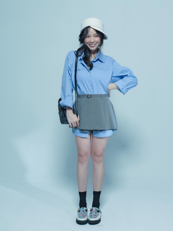 ZinD [ 兩件組：口袋直紋襯衫＋俐落西裝褲裙 ] 2608271 ZinD,zind,ZD,zooindrawer,zoo in 抽屜,動物園,丹寧,外套,外套富翁,洋裝,韓國襪子,年終慶,雙11,雙12,黑五,百搭,合購價,自訂,春裝,Tshirt,首爾