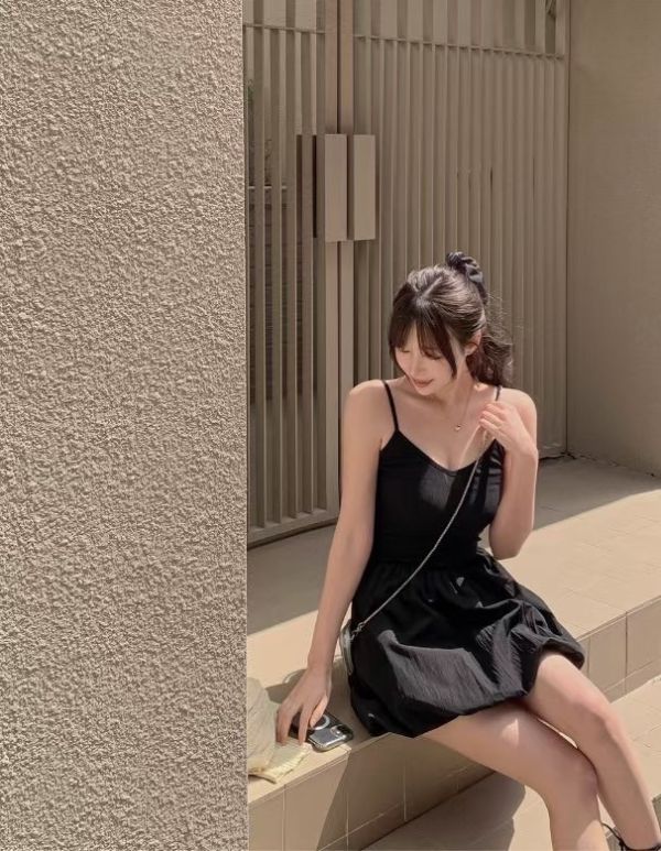 Z in D [ 細肩背心拼接氣球裙短洋裝/長背心 ] 2色 2505192 (shihslica) ZinD,zind,ZD,zooindrawer,zoo in drawer,抽屜動物園,丹寧,牛仔外套,外套富翁,洋裝