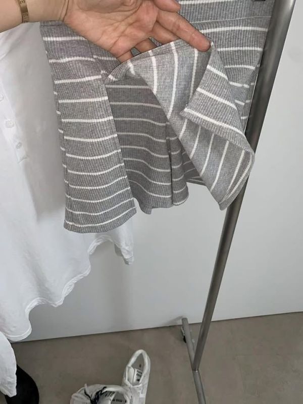 ZinD [ 套裝-彈性細紋迷你褲裙+連帽薄T ] 2色 2606033 ZinD,zind,ZD,zooindrawer,zoo in 抽屜,動物園,丹寧,外套,外套富翁,洋裝,韓國襪子,年終慶,雙11,雙12,黑五,百搭,合購價,自訂,春裝,Tshirt,首爾