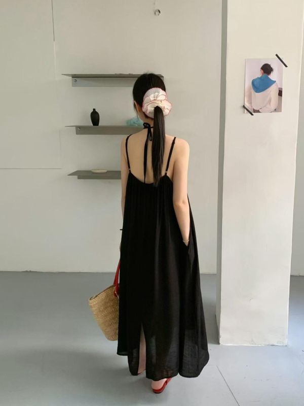 ZinD [ U領細肩膀帶涼感輕飄長洋裝 ] 3色 2606201 ZinD,zind,ZD,zooindrawer,zoo in 抽屜,動物園,丹寧,外套,外套富翁,洋裝,韓國襪子,年終慶,雙11,雙12,黑五,百搭,合購價,自訂,春裝,Tshirt,首爾