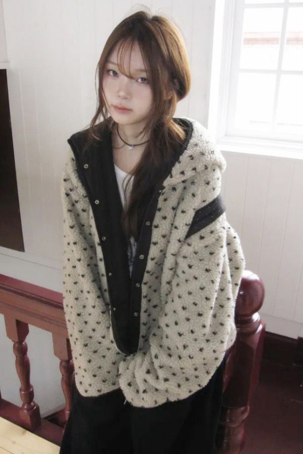 ZinD [ 小愛心毛毛連帽雙面暖外套 ] 3色 2511216 ZinD,zind,ZD,zooindrawer,zoo in drawer,抽屜動物園,丹寧,牛仔外套,外套富翁,洋裝,韓國襪子