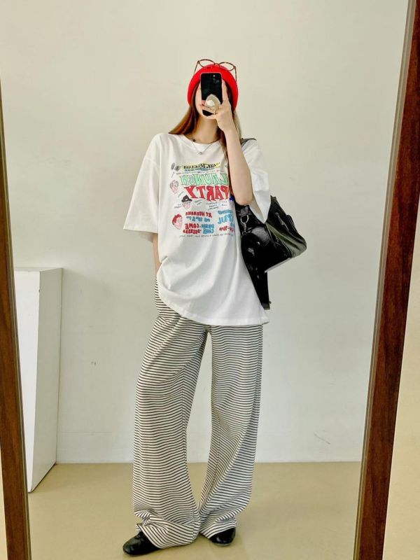 ZinD [ 美式小人物塗鴉棉T ] 3色 2604295 ZinD,zind,ZD,zooindrawer,zoo in 抽屜,動物園,丹寧,外套,外套富翁,洋裝,韓國襪子,年終慶,雙11,雙12,黑五,百搭,合購價,自訂,春裝,Tshirt,首爾