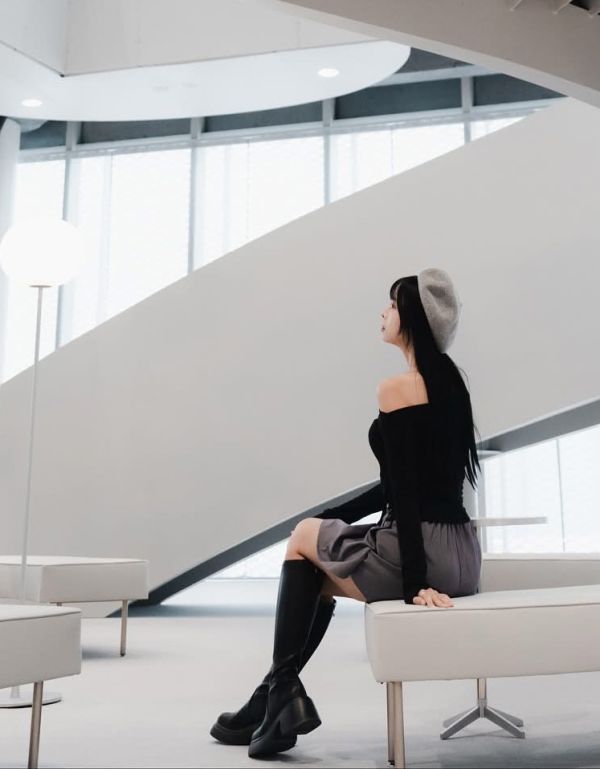 Z in D [ 斜領單露肩彈性合身上衣 ] 3色 2509233 (shihslica) ZinD,zind,ZD,zooindrawer,zoo in drawer,抽屜動物園,丹寧,牛仔外套,外套富翁,洋裝